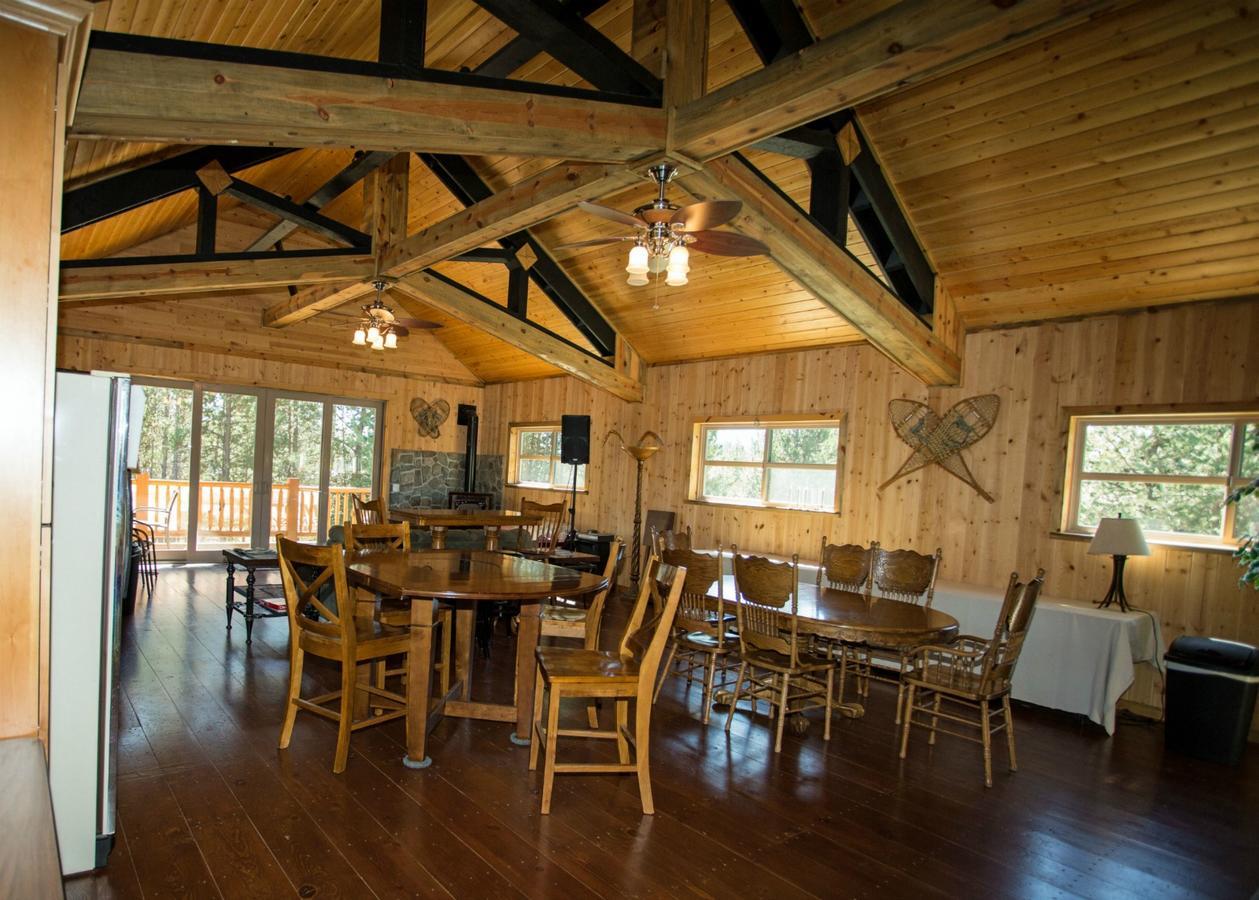 Diamondstone Guest Lodges La Pine Buitenkant foto