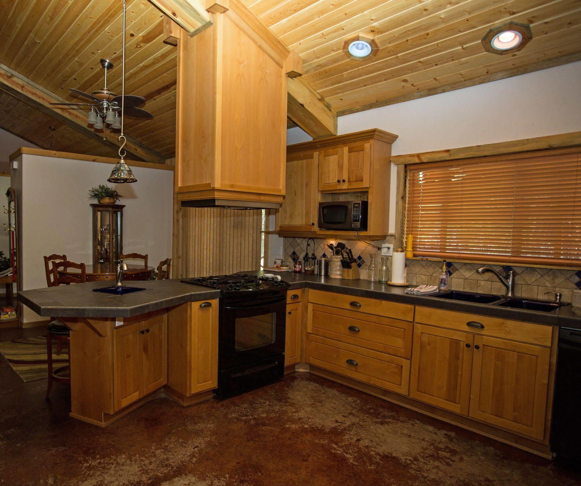 Diamondstone Guest Lodges La Pine Buitenkant foto