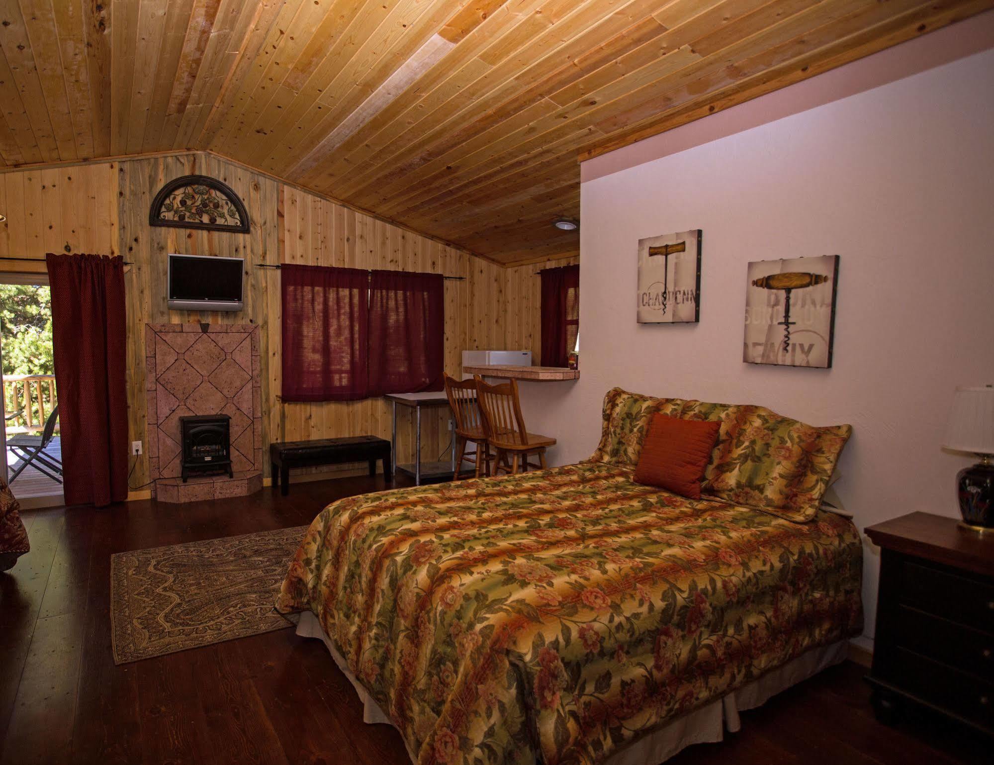 Diamondstone Guest Lodges La Pine Buitenkant foto