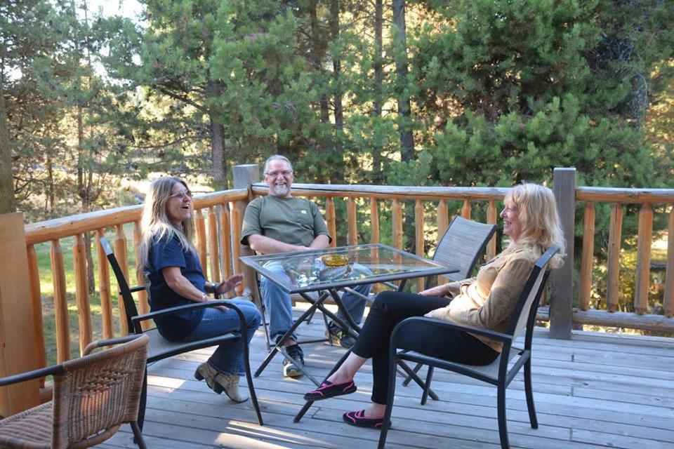 Diamondstone Guest Lodges La Pine Buitenkant foto